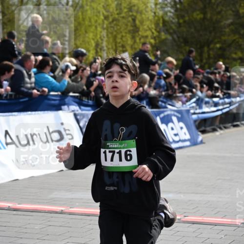 12.04.2026 - 45. Internationalen Wilhelmsburger Insellauf J. Mangold http://msf.ph/oto/9522550 12.04.2026 14:33:55 Ziel 1716, 1704 meine-sportfotos.de