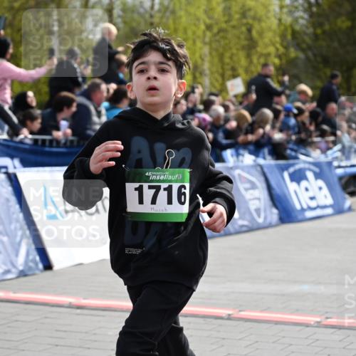 12.04.2026 - 45. Internationalen Wilhelmsburger Insellauf J. Mangold http://msf.ph/oto/9522552 12.04.2026 14:33:55 Ziel 1716, 1704 meine-sportfotos.de