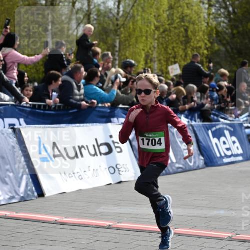 12.04.2026 - 45. Internationalen Wilhelmsburger Insellauf J. Mangold http://msf.ph/oto/9522553 12.04.2026 14:33:58 Ziel 1716, 1704, 669, 290, 120 meine-sportfotos.de
