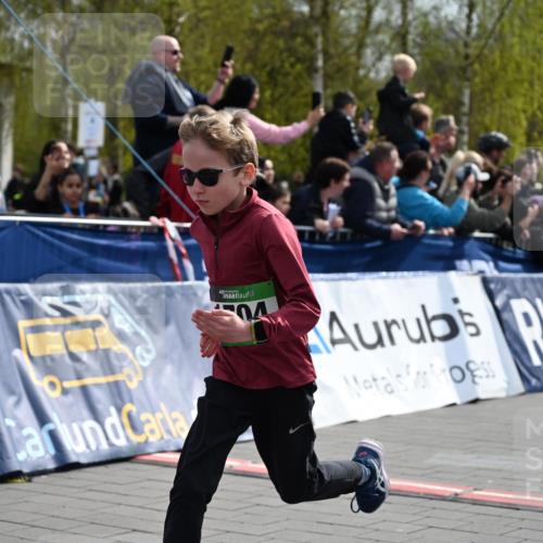 12.04.2026 - 45. Internationalen Wilhelmsburger Insellauf J. Mangold http://msf.ph/oto/9522559 12.04.2026 14:33:59 Ziel 1704, 669, 290, 120 meine-sportfotos.de