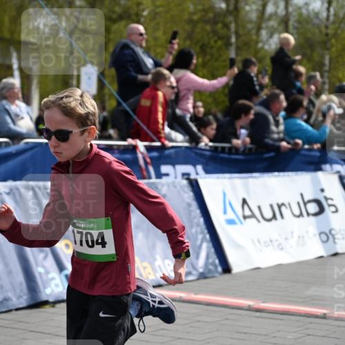 12.04.2026 - 45. Internationalen Wilhelmsburger Insellauf J. Mangold http://msf.ph/oto/9522561 12.04.2026 14:33:59 Ziel 1704, 669, 290, 120 meine-sportfotos.de
