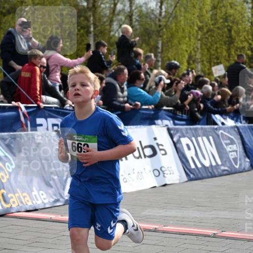 12.04.2026 - 45. Internationalen Wilhelmsburger Insellauf J. Mangold http://msf.ph/oto/9522572 12.04.2026 14:34:01 Ziel 1704, 669, 290, 120 meine-sportfotos.de