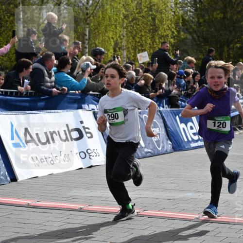 12.04.2026 - 45. Internationalen Wilhelmsburger Insellauf J. Mangold http://msf.ph/oto/9522579 12.04.2026 14:34:03 Ziel 669, 290, 120, 1065, 89, 5 meine-sportfotos.de