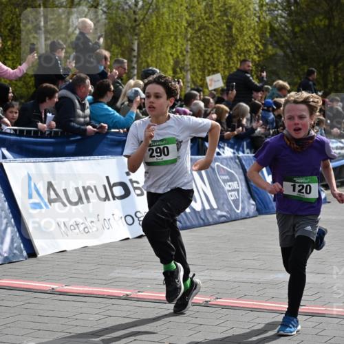12.04.2026 - 45. Internationalen Wilhelmsburger Insellauf J. Mangold http://msf.ph/oto/9522580 12.04.2026 14:34:03 Ziel 669, 290, 120, 1065, 89, 5 meine-sportfotos.de