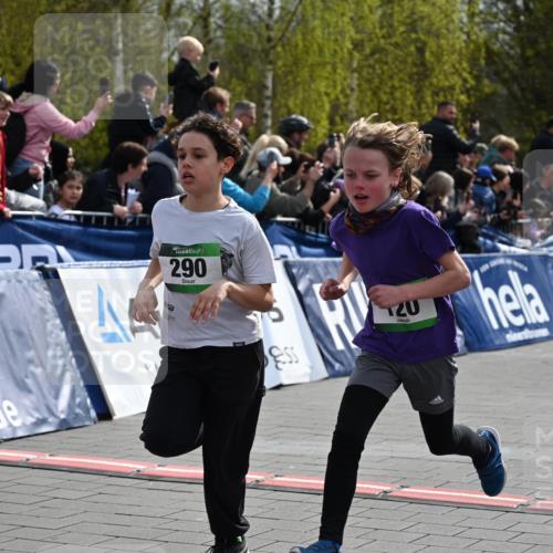 12.04.2026 - 45. Internationalen Wilhelmsburger Insellauf J. Mangold http://msf.ph/oto/9522583 12.04.2026 14:34:03 Ziel 669, 290, 120, 1065, 89, 5 meine-sportfotos.de