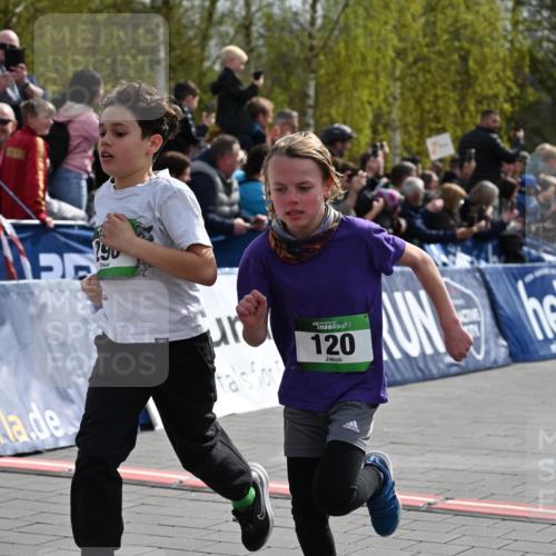 12.04.2026 - 45. Internationalen Wilhelmsburger Insellauf J. Mangold http://msf.ph/oto/9522585 12.04.2026 14:34:03 Ziel 669, 290, 120, 1065, 89, 5 meine-sportfotos.de