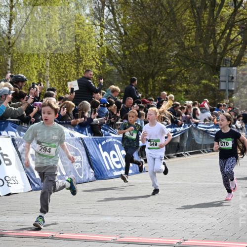 12.04.2026 - 45. Internationalen Wilhelmsburger Insellauf J. Mangold http://msf.ph/oto/9522589 12.04.2026 14:34:16 Ziel 676, 294, 870, 39, 649, 552, 1014 meine-sportfotos.de