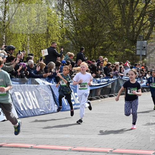 12.04.2026 - 45. Internationalen Wilhelmsburger Insellauf J. Mangold http://msf.ph/oto/9522592 12.04.2026 14:34:16 Ziel 676, 294, 870, 39, 649, 552, 1014 meine-sportfotos.de