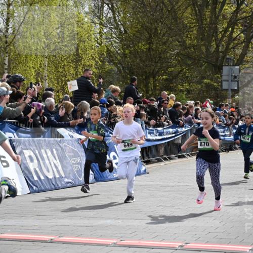 12.04.2026 - 45. Internationalen Wilhelmsburger Insellauf J. Mangold http://msf.ph/oto/9522593 12.04.2026 14:34:17 Ziel 676, 294, 870, 39, 649, 552, 1014 meine-sportfotos.de