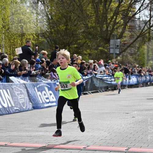 12.04.2026 - 45. Internationalen Wilhelmsburger Insellauf J. Mangold http://msf.ph/oto/9522610 12.04.2026 14:34:18 Ziel 294, 870, 39, 649, 552, 1014, 1731, 1722 meine-sportfotos.de
