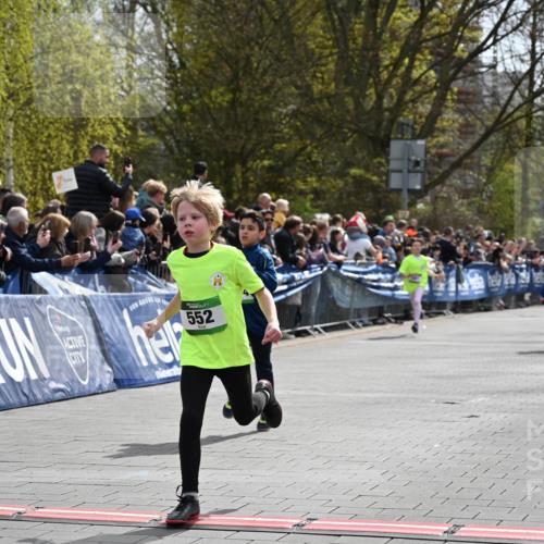 12.04.2026 - 45. Internationalen Wilhelmsburger Insellauf J. Mangold http://msf.ph/oto/9522611 12.04.2026 14:34:18 Ziel 294, 870, 39, 649, 552, 1014, 1731, 1722 meine-sportfotos.de