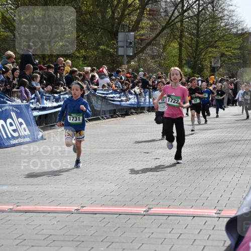 12.04.2026 - 45. Internationalen Wilhelmsburger Insellauf J. Mangold http://msf.ph/oto/9522615 12.04.2026 14:34:21 Ziel 870, 39, 649, 552, 1014, 1731, 1722, 32, 33 meine-sportfotos.de