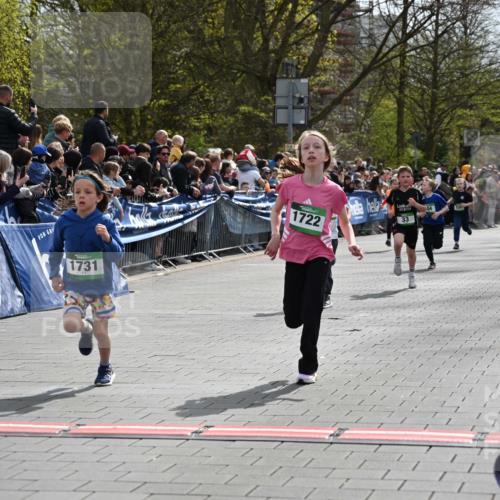 12.04.2026 - 45. Internationalen Wilhelmsburger Insellauf J. Mangold http://msf.ph/oto/9522622 12.04.2026 14:34:22 Ziel 552, 1014, 1731, 1722, 32, 33, 104 meine-sportfotos.de