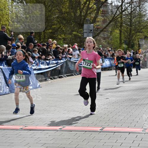 12.04.2026 - 45. Internationalen Wilhelmsburger Insellauf J. Mangold http://msf.ph/oto/9522623 12.04.2026 14:34:22 Ziel 552, 1014, 1731, 1722, 32, 33, 104 meine-sportfotos.de