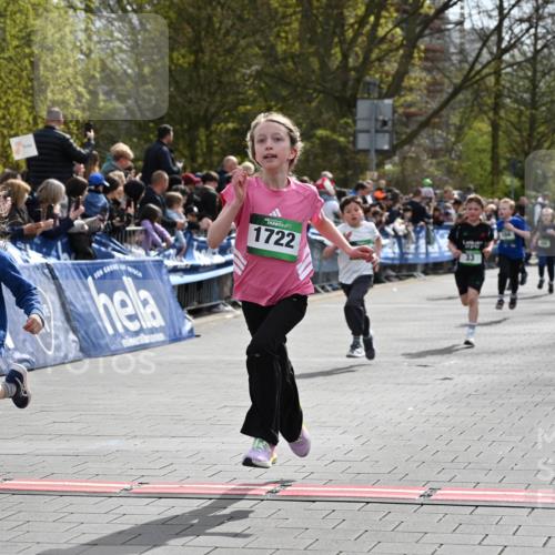 12.04.2026 - 45. Internationalen Wilhelmsburger Insellauf J. Mangold http://msf.ph/oto/9522628 12.04.2026 14:34:22 Ziel 552, 1014, 1731, 1722, 32, 33, 104 meine-sportfotos.de