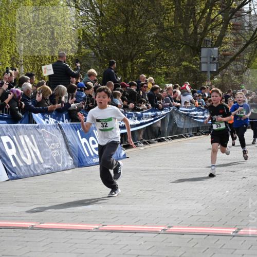 12.04.2026 - 45. Internationalen Wilhelmsburger Insellauf J. Mangold http://msf.ph/oto/9522636 12.04.2026 14:34:23 Ziel 1014, 1731, 1722, 32, 33, 104, 314, 1718 meine-sportfotos.de