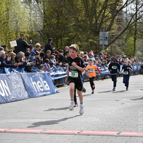 12.04.2026 - 45. Internationalen Wilhelmsburger Insellauf J. Mangold http://msf.ph/oto/9522644 12.04.2026 14:34:25 Ziel 1731, 1722, 32, 33, 104, 314, 1718, 160, 483, 839, 1713 meine-sportfotos.de