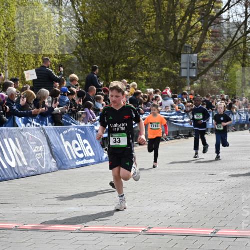 12.04.2026 - 45. Internationalen Wilhelmsburger Insellauf J. Mangold http://msf.ph/oto/9522647 12.04.2026 14:34:25 Ziel 1731, 1722, 32, 33, 104, 314, 1718, 160, 483, 839, 1713 meine-sportfotos.de