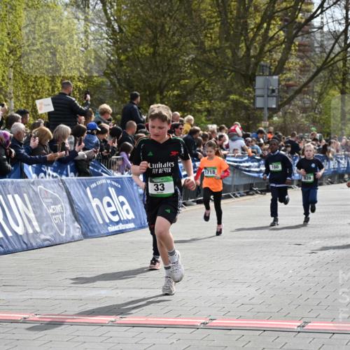 12.04.2026 - 45. Internationalen Wilhelmsburger Insellauf J. Mangold http://msf.ph/oto/9522648 12.04.2026 14:34:25 Ziel 1731, 1722, 32, 33, 104, 314, 1718, 160, 483, 839, 1713 meine-sportfotos.de