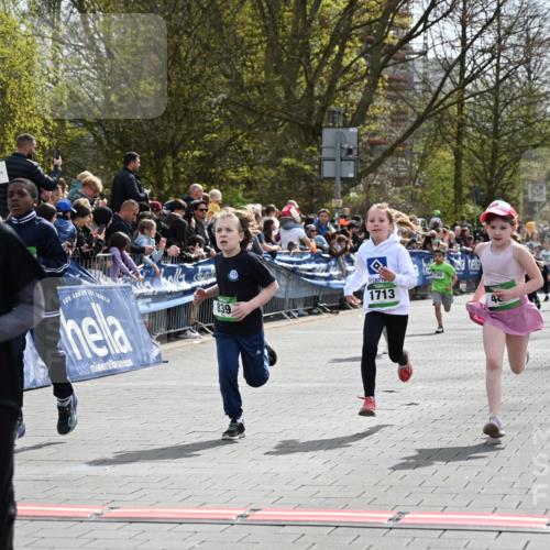 12.04.2026 - 45. Internationalen Wilhelmsburger Insellauf J. Mangold http://msf.ph/oto/9522665 12.04.2026 14:34:27 Ziel 32, 33, 104, 314, 1718, 160, 483, 839, 1713, 1723, 1730 meine-sportfotos.de