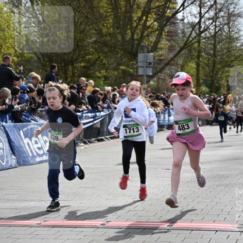 12.04.2026 - 45. Internationalen Wilhelmsburger Insellauf J. Mangold http://msf.ph/oto/9522672 12.04.2026 14:34:28 Ziel 32, 33, 104, 314, 1718, 160, 483, 839, 1713, 1723, 1730 meine-sportfotos.de