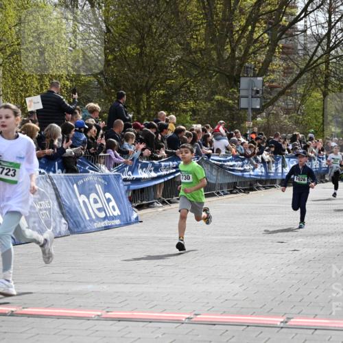 12.04.2026 - 45. Internationalen Wilhelmsburger Insellauf J. Mangold http://msf.ph/oto/9522690 12.04.2026 14:34:30 Ziel 104, 314, 1718, 160, 483, 839, 1713, 1723, 1730, 115, 1026, 1712 meine-sportfotos.de