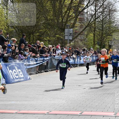 12.04.2026 - 45. Internationalen Wilhelmsburger Insellauf J. Mangold http://msf.ph/oto/9522693 12.04.2026 14:34:32 Ziel 160, 483, 839, 1713, 1723, 1730, 115, 1026, 1712, 809, 27, 332, 305, 853, 28 meine-sportfotos.de