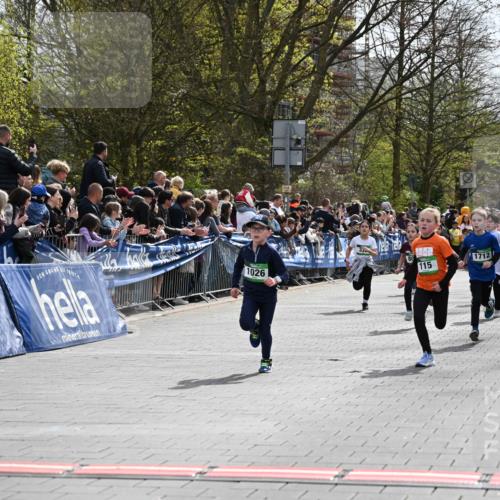 12.04.2026 - 45. Internationalen Wilhelmsburger Insellauf J. Mangold http://msf.ph/oto/9522694 12.04.2026 14:34:32 Ziel 160, 483, 839, 1713, 1723, 1730, 115, 1026, 1712, 809, 27, 332, 305, 853, 28 meine-sportfotos.de
