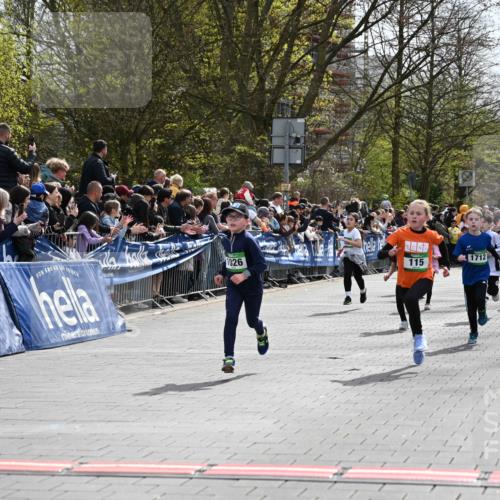 12.04.2026 - 45. Internationalen Wilhelmsburger Insellauf J. Mangold http://msf.ph/oto/9522696 12.04.2026 14:34:32 Ziel 160, 483, 839, 1713, 1723, 1730, 115, 1026, 1712, 809, 27, 332, 305, 853, 28 meine-sportfotos.de