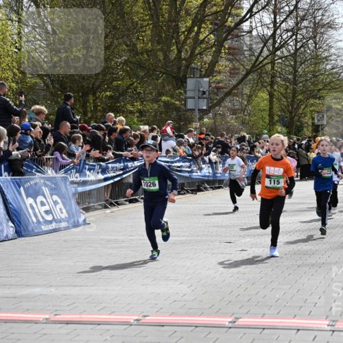 12.04.2026 - 45. Internationalen Wilhelmsburger Insellauf J. Mangold http://msf.ph/oto/9522698 12.04.2026 14:34:32 Ziel 160, 483, 839, 1713, 1723, 1730, 115, 1026, 1712, 809, 27, 332, 305, 853, 28 meine-sportfotos.de