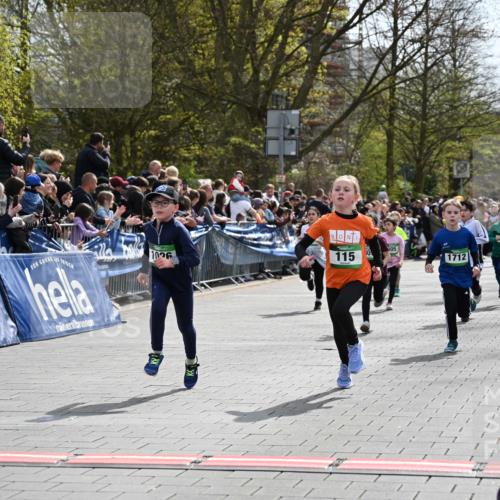 12.04.2026 - 45. Internationalen Wilhelmsburger Insellauf J. Mangold http://msf.ph/oto/9522699 12.04.2026 14:34:32 Ziel 160, 483, 839, 1713, 1723, 1730, 115, 1026, 1712, 809, 27, 332, 305, 853, 28 meine-sportfotos.de