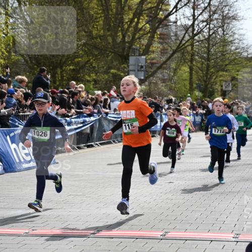 12.04.2026 - 45. Internationalen Wilhelmsburger Insellauf J. Mangold http://msf.ph/oto/9522704 12.04.2026 14:34:33 Ziel 1723, 1730, 115, 1026, 1712, 809, 27, 332, 305, 853, 28, 146, 841 meine-sportfotos.de