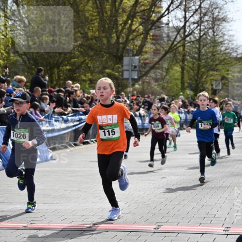 12.04.2026 - 45. Internationalen Wilhelmsburger Insellauf J. Mangold http://msf.ph/oto/9522706 12.04.2026 14:34:33 Ziel 1723, 1730, 115, 1026, 1712, 809, 27, 332, 305, 853, 28, 146, 841 meine-sportfotos.de