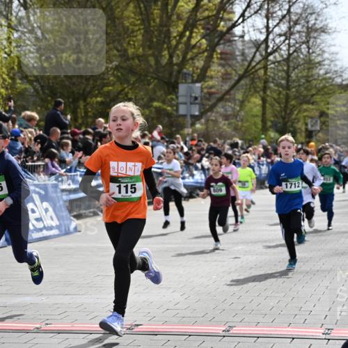 12.04.2026 - 45. Internationalen Wilhelmsburger Insellauf J. Mangold http://msf.ph/oto/9522708 12.04.2026 14:34:33 Ziel 1723, 1730, 115, 1026, 1712, 809, 27, 332, 305, 853, 28, 146, 841 meine-sportfotos.de