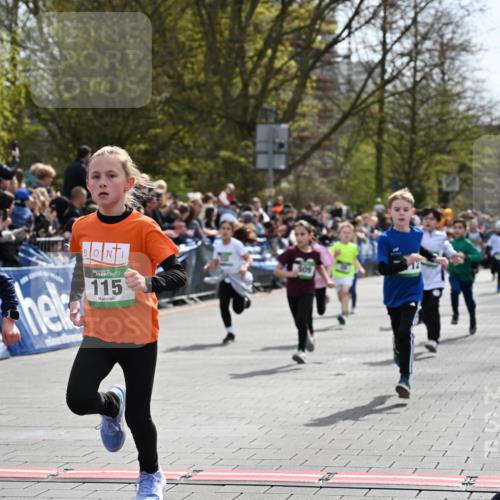 12.04.2026 - 45. Internationalen Wilhelmsburger Insellauf J. Mangold http://msf.ph/oto/9522710 12.04.2026 14:34:33 Ziel 1723, 1730, 115, 1026, 1712, 809, 27, 332, 305, 853, 28, 146, 841 meine-sportfotos.de