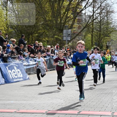 12.04.2026 - 45. Internationalen Wilhelmsburger Insellauf J. Mangold http://msf.ph/oto/9522713 12.04.2026 14:34:34 Ziel 1723, 1730, 115, 1026, 1712, 809, 27, 332, 305, 853, 28, 146, 841, 1076, 1711 meine-sportfotos.de