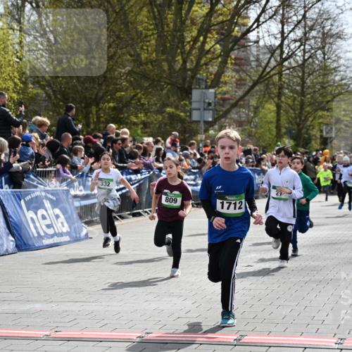 12.04.2026 - 45. Internationalen Wilhelmsburger Insellauf J. Mangold http://msf.ph/oto/9522715 12.04.2026 14:34:34 Ziel 1723, 1730, 115, 1026, 1712, 809, 27, 332, 305, 853, 28, 146, 841, 1076, 1711 meine-sportfotos.de