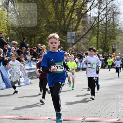 12.04.2026 - 45. Internationalen Wilhelmsburger Insellauf J. Mangold http://msf.ph/oto/9522721 12.04.2026 14:34:35 Ziel 1730, 115, 1026, 1712, 809, 27, 332, 305, 853, 28, 146, 841, 1076, 1711 meine-sportfotos.de