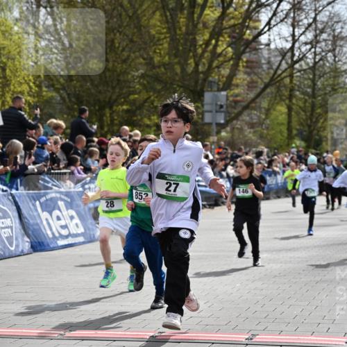 12.04.2026 - 45. Internationalen Wilhelmsburger Insellauf J. Mangold http://msf.ph/oto/9522729 12.04.2026 14:34:36 Ziel 115, 1026, 1712, 809, 27, 332, 305, 853, 28, 146, 841, 1076, 1711, 443 meine-sportfotos.de
