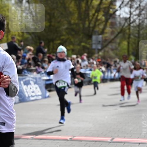 12.04.2026 - 45. Internationalen Wilhelmsburger Insellauf J. Mangold http://msf.ph/oto/9522746 12.04.2026 14:34:38 Ziel 1712, 809, 27, 332, 305, 853, 28, 146, 841, 1076, 1711, 443, 291, 144, 995, 590, 436 meine-sportfotos.de