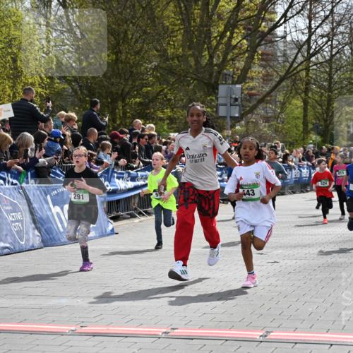 12.04.2026 - 45. Internationalen Wilhelmsburger Insellauf J. Mangold http://msf.ph/oto/9522751 12.04.2026 14:34:39 Ziel 809, 27, 332, 305, 853, 28, 146, 841, 1076, 1711, 443, 291, 144, 995, 590, 436, 110, 524 meine-sportfotos.de