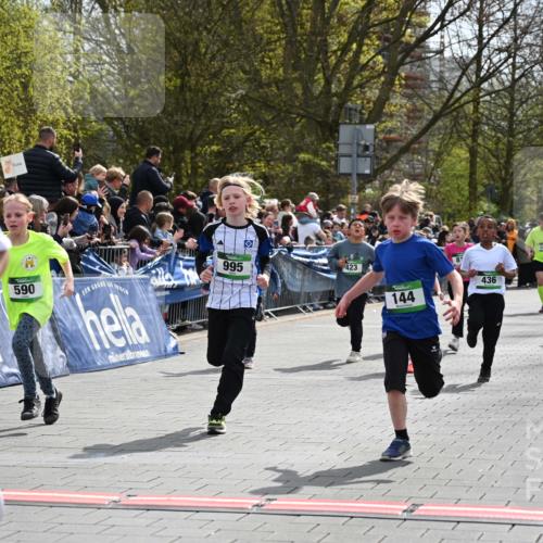 12.04.2026 - 45. Internationalen Wilhelmsburger Insellauf J. Mangold http://msf.ph/oto/9522764 12.04.2026 14:34:41 Ziel 146, 841, 1076, 1711, 443, 291, 144, 995, 590, 436, 110, 524, 660, 843, 815, 423, 16, 837, 311 meine-sportfotos.de