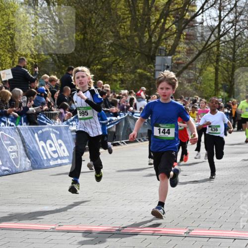 12.04.2026 - 45. Internationalen Wilhelmsburger Insellauf J. Mangold http://msf.ph/oto/9522767 12.04.2026 14:34:41 Ziel 146, 841, 1076, 1711, 443, 291, 144, 995, 590, 436, 110, 524, 660, 843, 815, 423, 16, 837, 311 meine-sportfotos.de