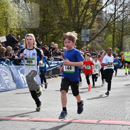 12.04.2026 - 45. Internationalen Wilhelmsburger Insellauf J. Mangold http://msf.ph/oto/9522770 12.04.2026 14:34:41 Ziel 146, 841, 1076, 1711, 443, 291, 144, 995, 590, 436, 110, 524, 660, 843, 815, 423, 16, 837, 311 meine-sportfotos.de