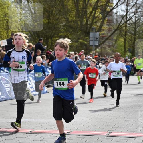12.04.2026 - 45. Internationalen Wilhelmsburger Insellauf J. Mangold http://msf.ph/oto/9522772 12.04.2026 14:34:42 Ziel 1076, 1711, 443, 291, 144, 995, 590, 436, 110, 524, 660, 843, 815, 423, 16, 837, 311 meine-sportfotos.de