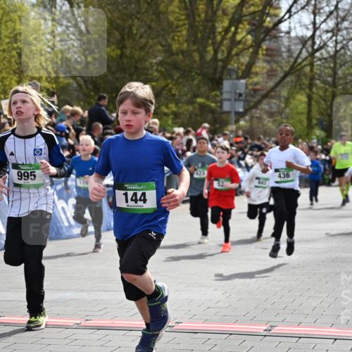 12.04.2026 - 45. Internationalen Wilhelmsburger Insellauf J. Mangold http://msf.ph/oto/9522773 12.04.2026 14:34:42 Ziel 1076, 1711, 443, 291, 144, 995, 590, 436, 110, 524, 660, 843, 815, 423, 16, 837, 311 meine-sportfotos.de