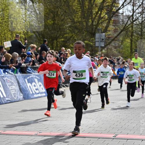 12.04.2026 - 45. Internationalen Wilhelmsburger Insellauf J. Mangold http://msf.ph/oto/9522781 12.04.2026 14:34:43 Ziel 443, 291, 144, 995, 590, 436, 110, 524, 660, 843, 815, 423, 16, 837, 311, 589, 808, 1720 meine-sportfotos.de