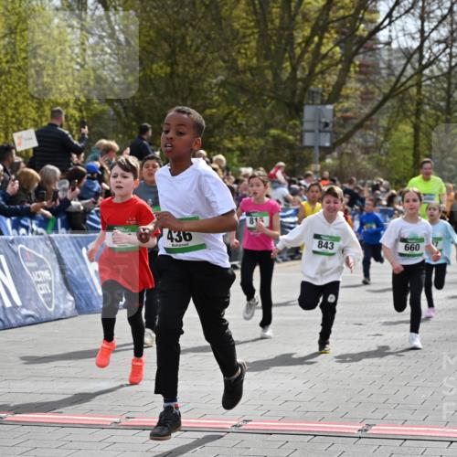 12.04.2026 - 45. Internationalen Wilhelmsburger Insellauf J. Mangold http://msf.ph/oto/9522784 12.04.2026 14:34:43 Ziel 443, 291, 144, 995, 590, 436, 110, 524, 660, 843, 815, 423, 16, 837, 311, 589, 808, 1720 meine-sportfotos.de