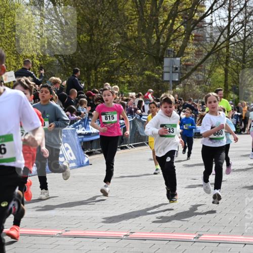 12.04.2026 - 45. Internationalen Wilhelmsburger Insellauf J. Mangold http://msf.ph/oto/9522786 12.04.2026 14:34:44 Ziel 443, 291, 144, 995, 590, 436, 110, 524, 660, 843, 815, 423, 16, 837, 311, 589, 808, 1720 meine-sportfotos.de