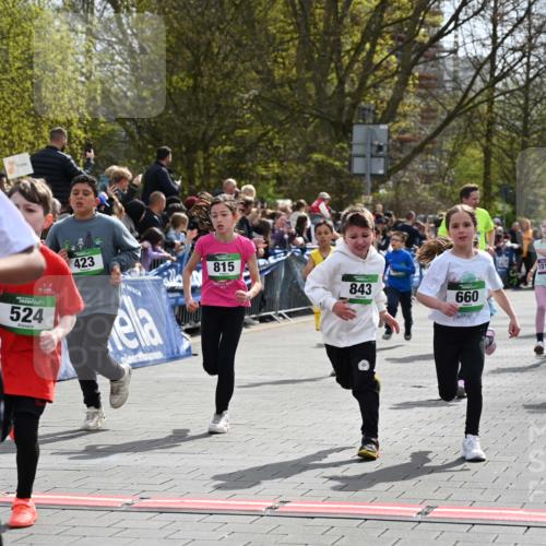 12.04.2026 - 45. Internationalen Wilhelmsburger Insellauf J. Mangold http://msf.ph/oto/9522787 12.04.2026 14:34:44 Ziel 443, 291, 144, 995, 590, 436, 110, 524, 660, 843, 815, 423, 16, 837, 311, 589, 808, 1720 meine-sportfotos.de